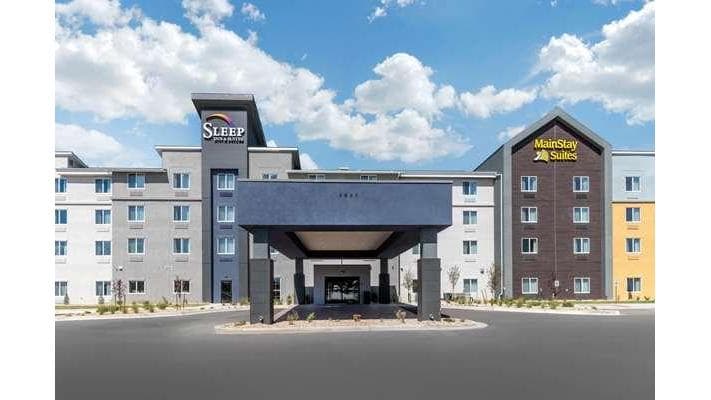 MainStay Suites Denver International Airport - Airport shuttle hotel near DEN