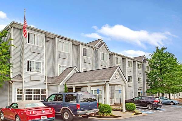 Microtel Inn & Suites by Wyndham Atlanta Airport - Airport shuttle hotel near ATL