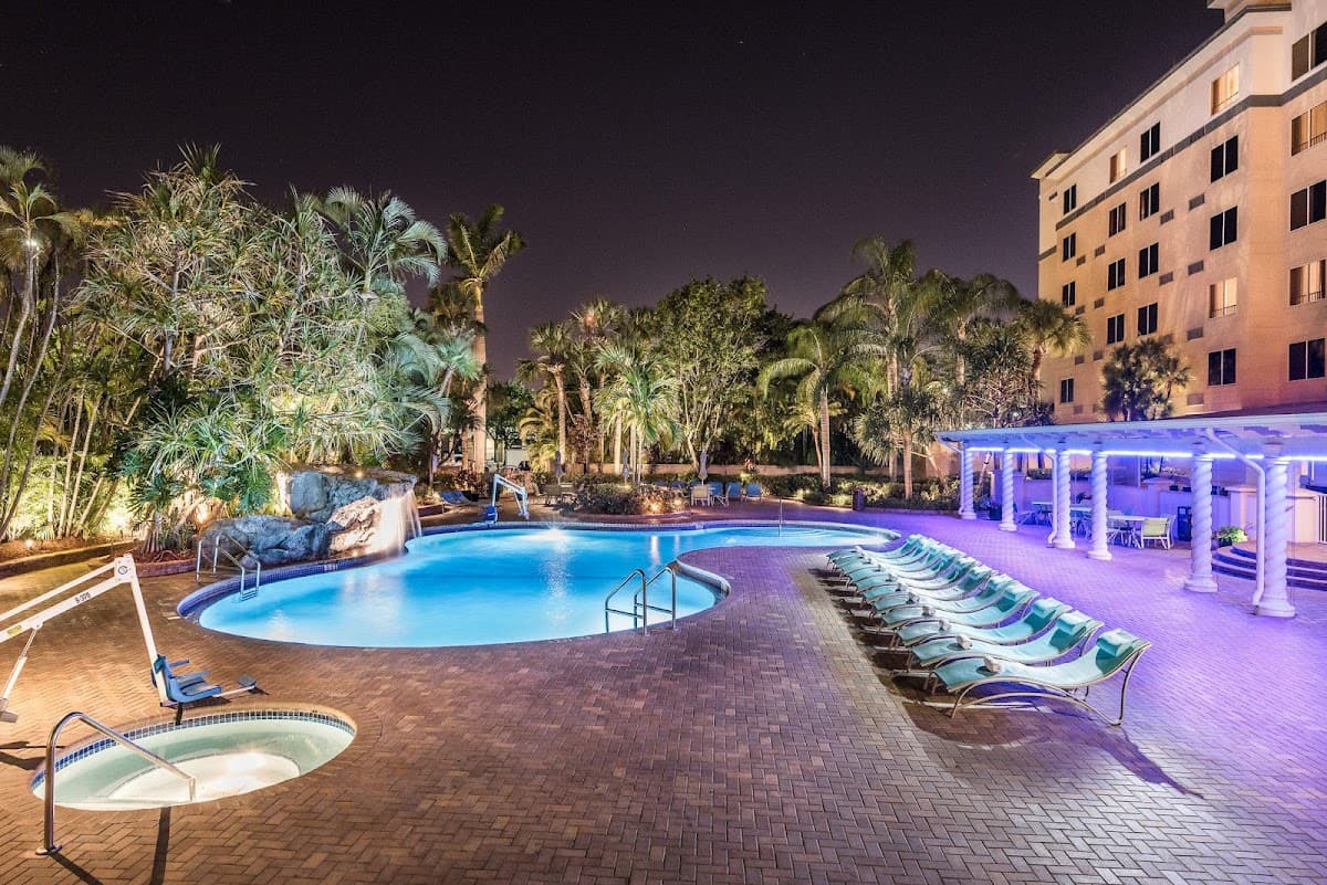 Holiday Inn Ft. Lauderdale-Airport by IHG - Airport shuttle hotel near FLL