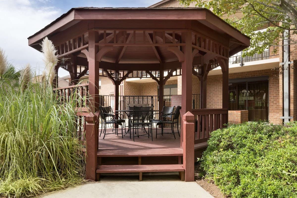 Ramada by Wyndham Raleigh - Airport shuttle hotel near RDU