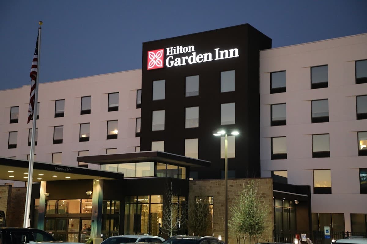 Hilton Garden Inn Austin Airport - Airport shuttle hotel near AUS