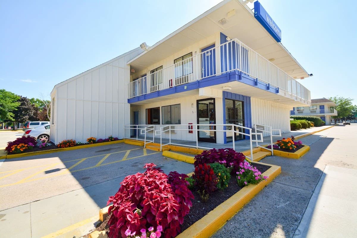 Motel 6 Windsor Locks, CT - Hartford - Airport shuttle hotel near BDL