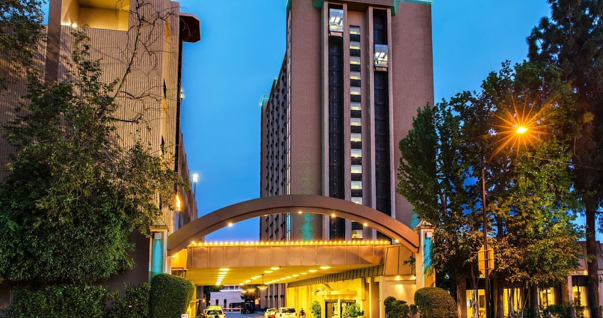 Hotel Burbank - Airport shuttle hotel near BUR