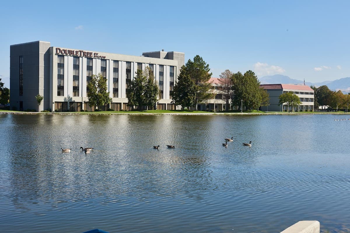 DoubleTree by Hilton Hotel Salt Lake City Airport - Airport shuttle hotel near SLC