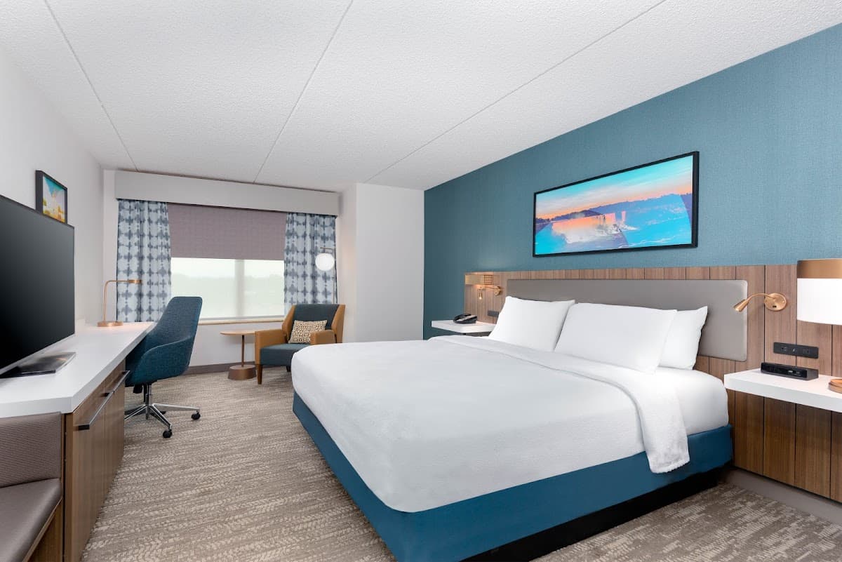 Hilton Garden Inn Buffalo Airport - Airport shuttle hotel near BUF