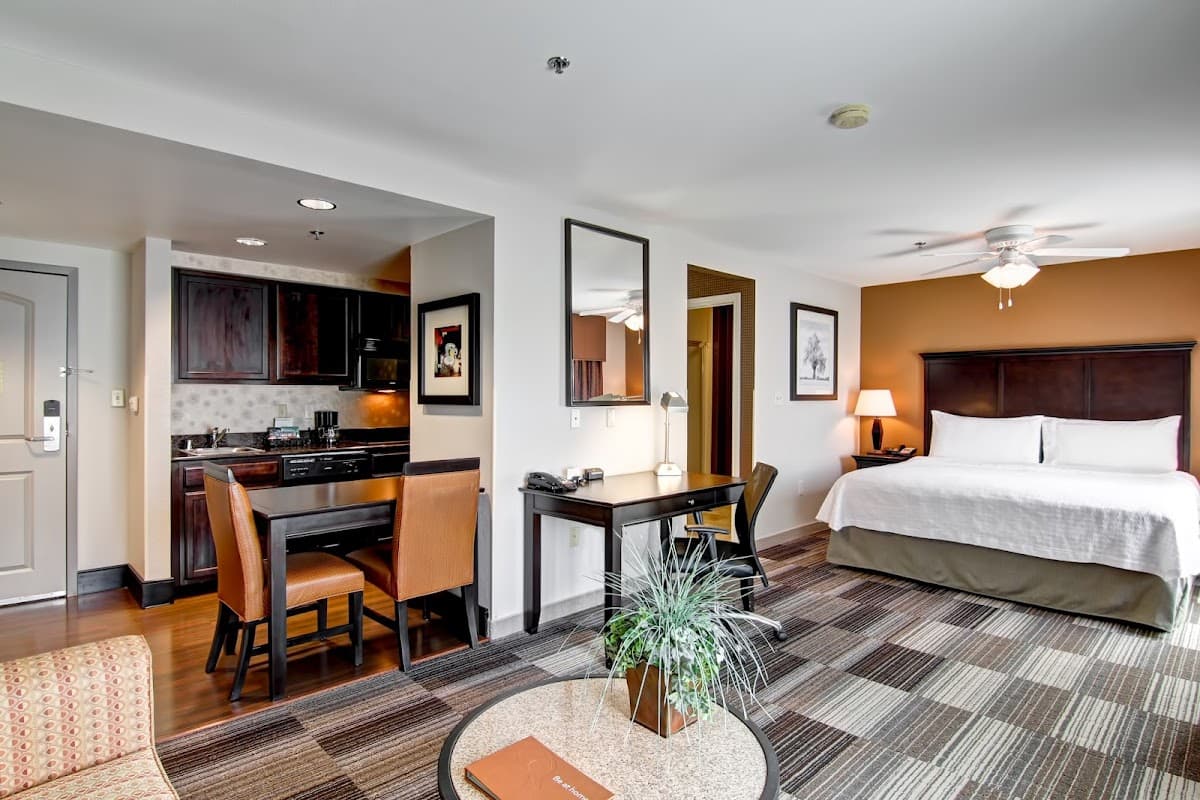 Homewood Suites by Hilton Cincinnati Airport South-Florence - Airport shuttle hotel near CVG