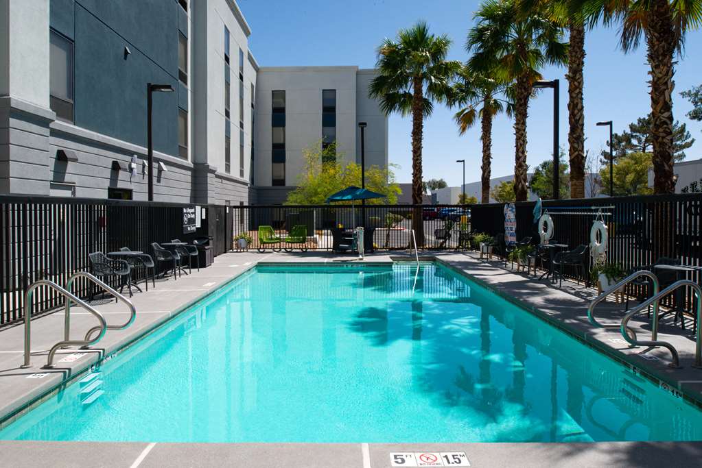 Hampton Inn & Suites Las Vegas Airport - Airport shuttle hotel near LAS