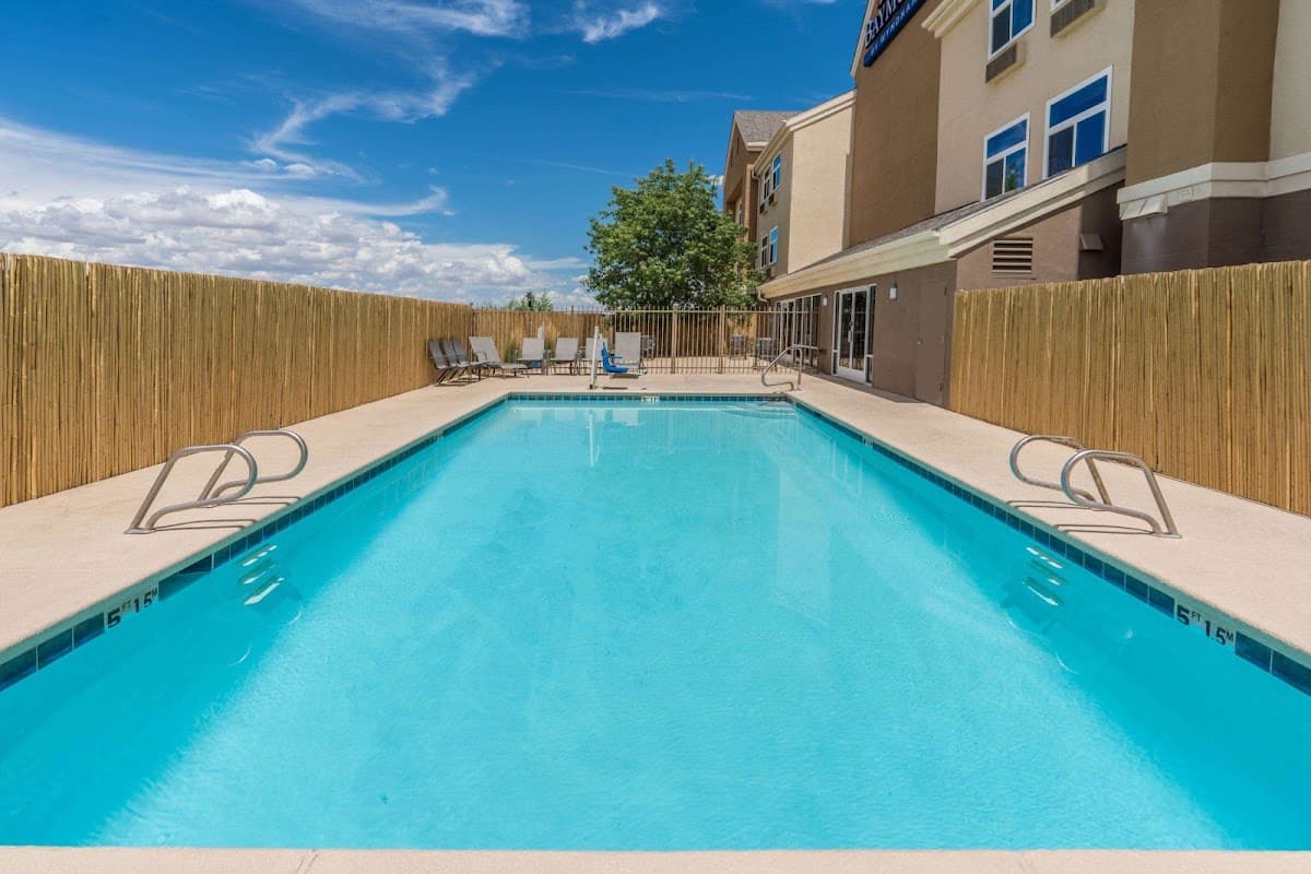 Baymont by Wyndham Albuquerque Airport - Airport shuttle hotel near ABQ