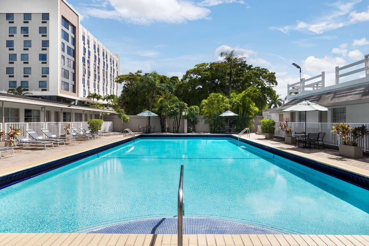 Days Inn by Wyndham Miami Airport North - Airport shuttle hotel near MIA