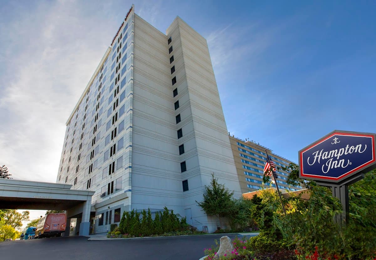 Hampton Inn NY-JFK - Airport shuttle hotel near LGA