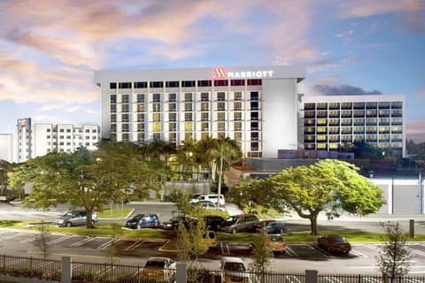 Miami Airport Marriott - Airport shuttle hotel near MIA