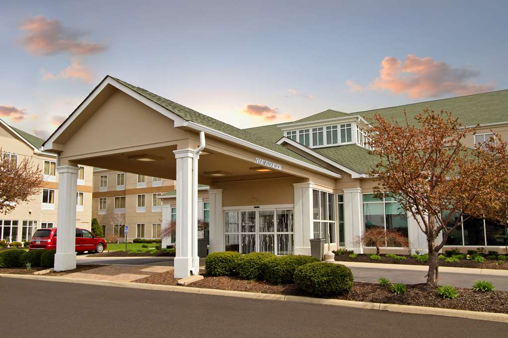 Hilton Garden Inn Columbus Airport - Airport shuttle hotel near CMH