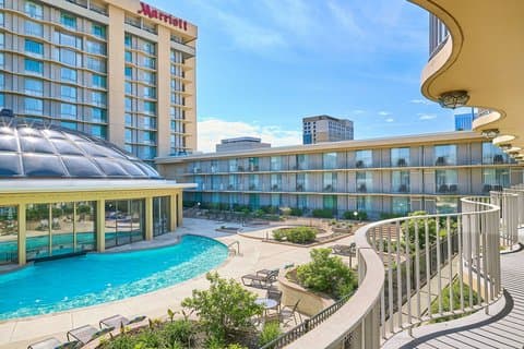 Marriott Chicago O’Hare - Airport shuttle hotel near ORD