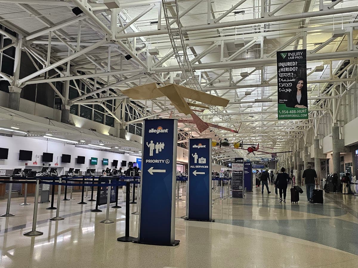Fort Lauderdale-Hollywood International Airport - Airport shuttle hotel near FLL