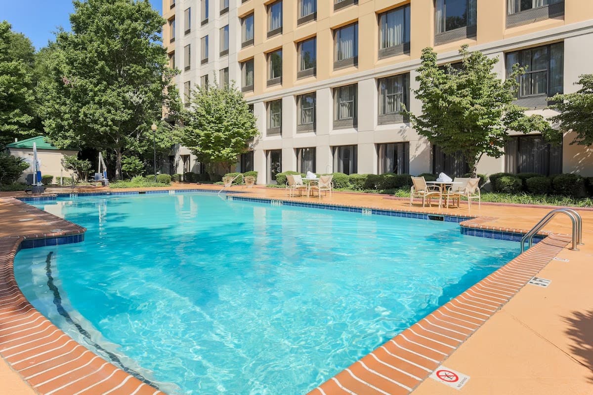 DoubleTree by Hilton Hotel Atlanta Airport - Airport shuttle hotel near ATL