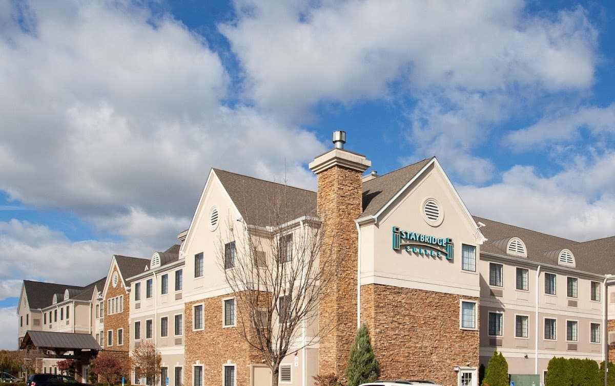 Staybridge Suites Columbus-Airport by IHG - Airport shuttle hotel near CMH