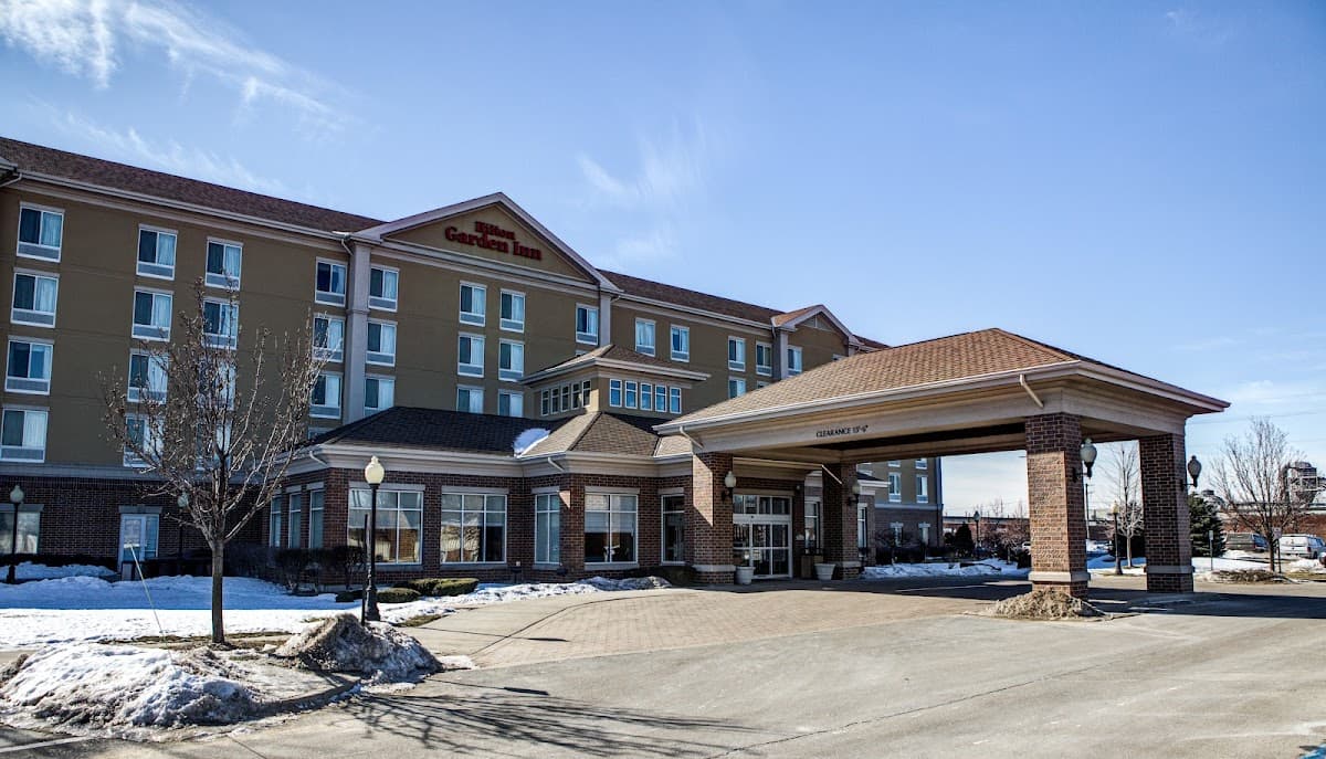 Hilton Garden Inn Chicago/Midway Airport - Airport shuttle hotel near MDW