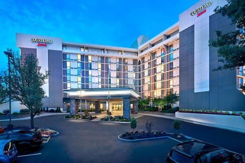 Courtyard by Marriott Philadelphia City Avenue - Airport shuttle hotel near PHL
