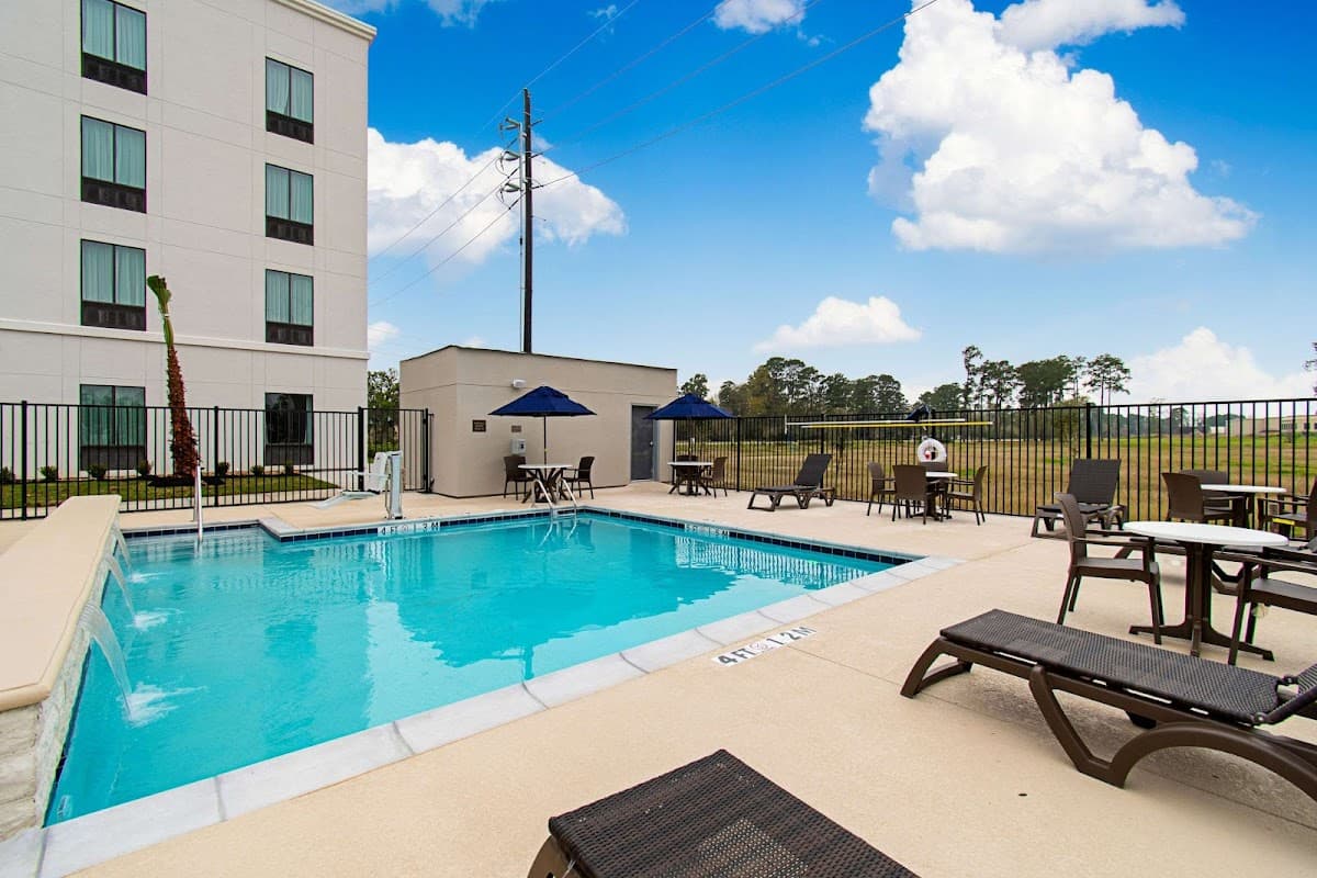 Comfort Suites Humble Houston IAH - Airport shuttle hotel near IAH
