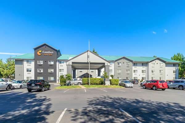 Comfort Suites Portland Airport - Airport shuttle hotel near PDX