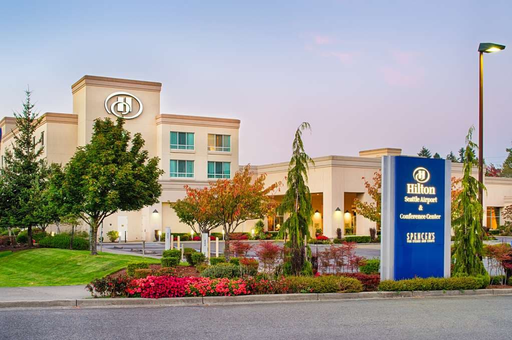 Hilton Seattle Airport & Conference Center - Airport shuttle hotel near SEA