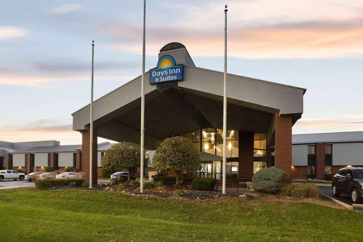 Days Inn & Suites by Wyndham Northwest Indianapolis - Airport shuttle hotel near IND