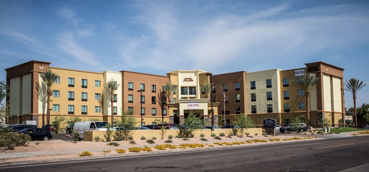 Hampton Inn & Suites Tempe/Phoenix Airport - Airport shuttle hotel near PHX