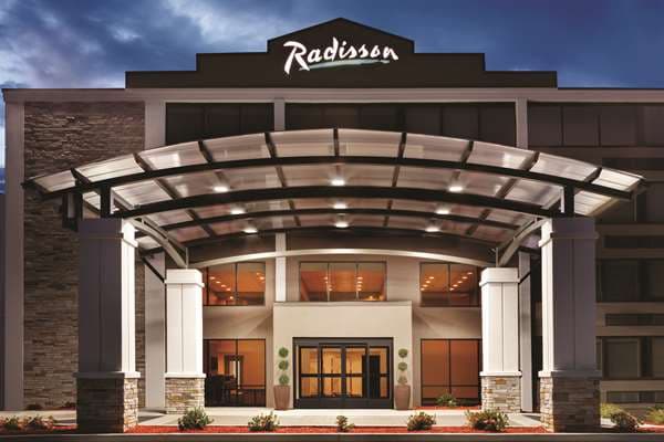 Radisson Hotel Charlotte Airport - Airport shuttle hotel near CLT