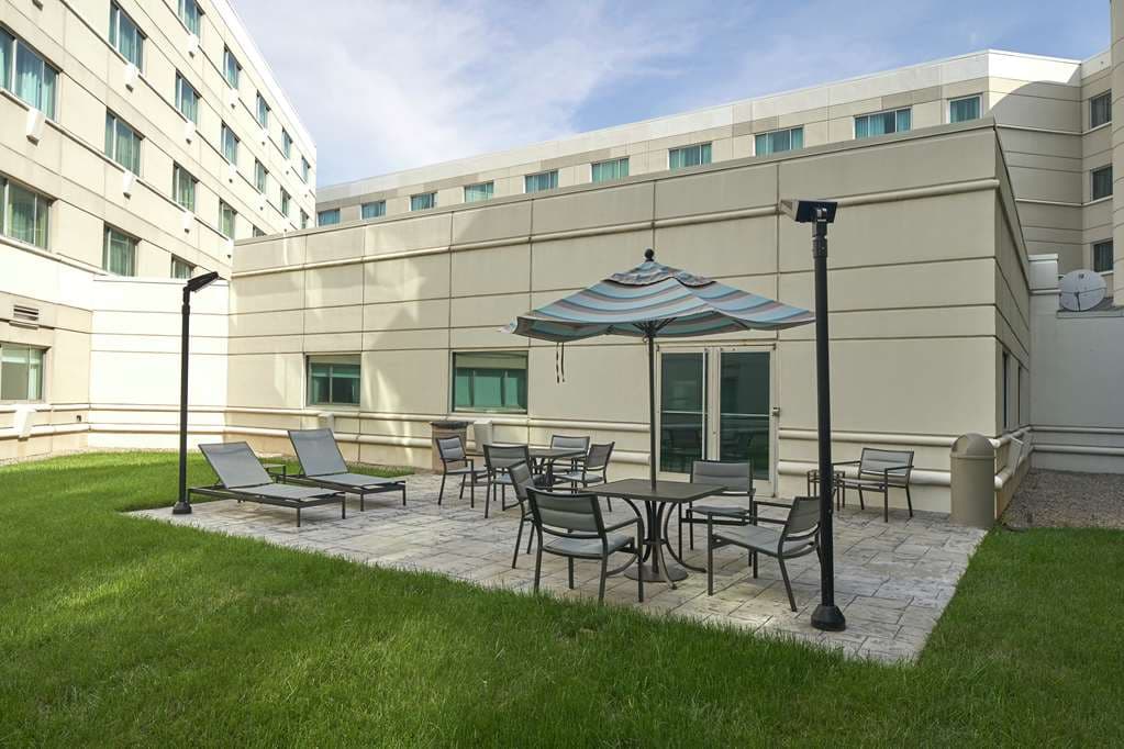 Hilton Cincinnati Airport - Airport shuttle hotel near CVG