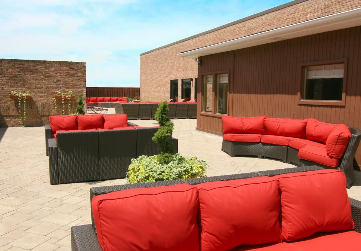 DoubleTree by Hilton Hotel Chicago - Alsip - Airport shuttle hotel near MDW