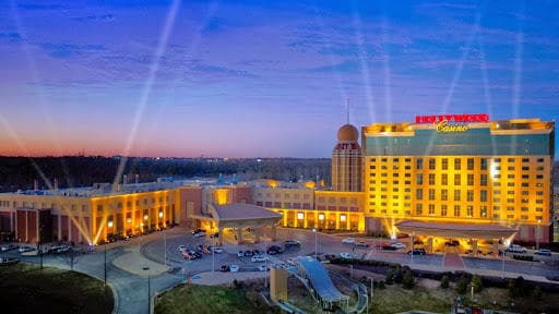 Hollywood Casino & Hotel St. Louis - Airport shuttle hotel near STL