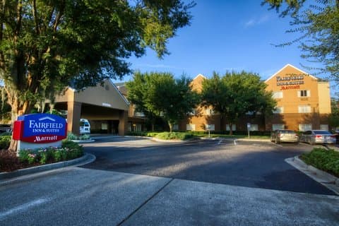 Fairfield by Marriott Inn & Suites Jacksonville Airport - Airport shuttle hotel near JAX