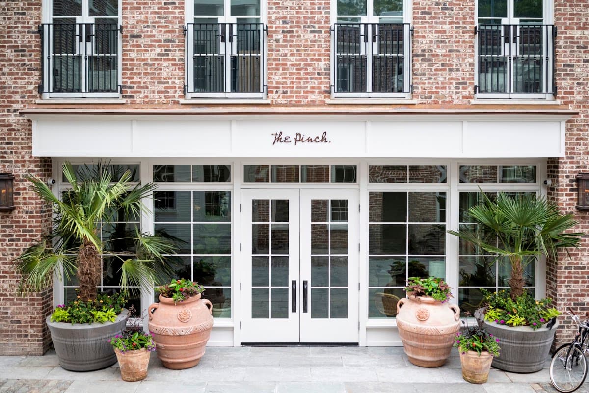 The Pinch Charleston - Airport shuttle hotel near CHS