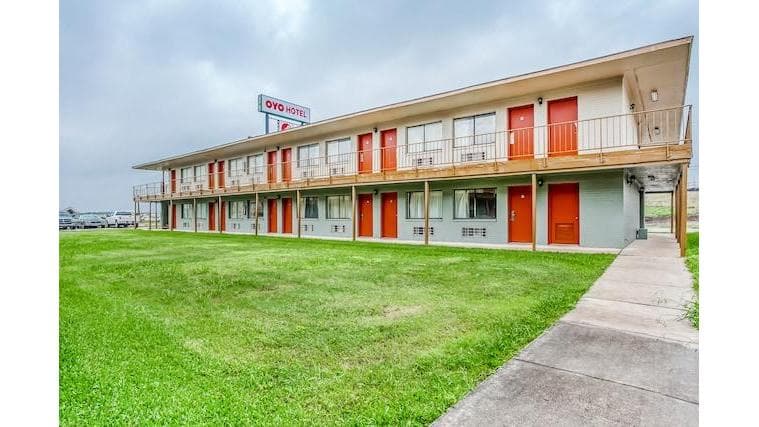 OYO Hotel San Antonio East - Airport shuttle hotel near SAT