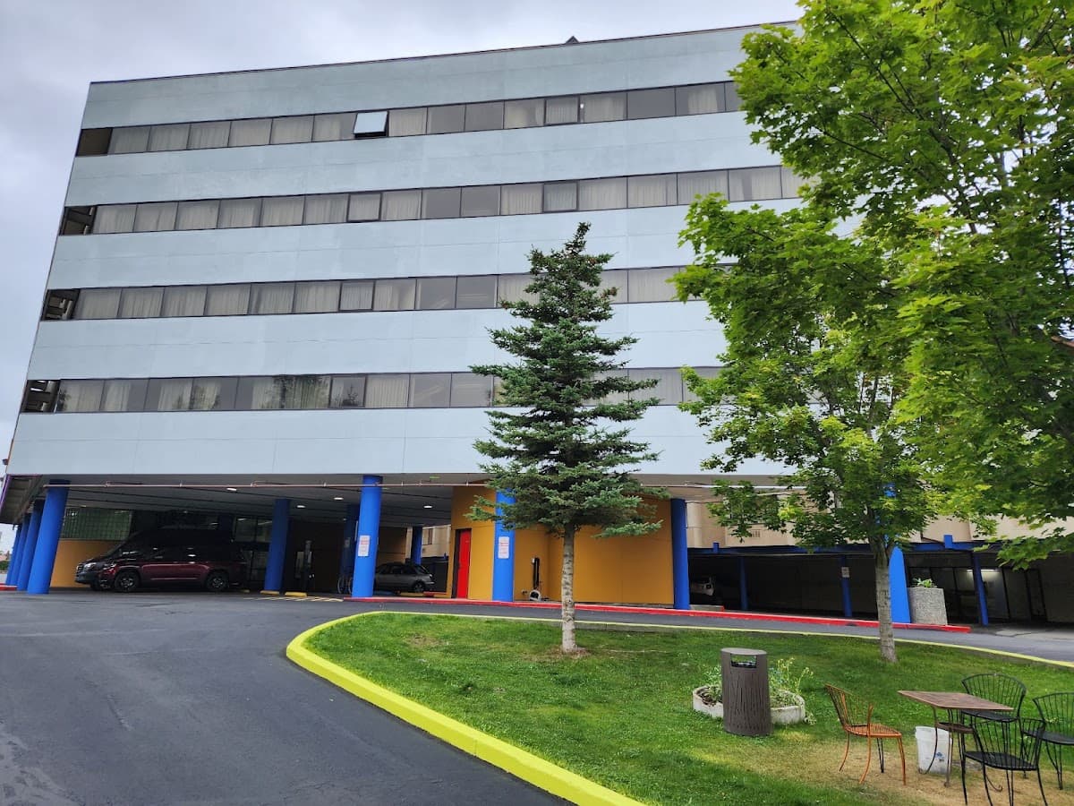 Alex Hotel & Suites Anchorage Airport - Airport shuttle hotel near ANC