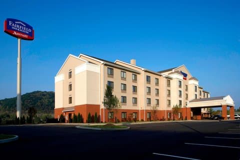 Fairfield by Marriott Inn & Suites Pittsburgh Neville Island - Airport shuttle hotel near PIT