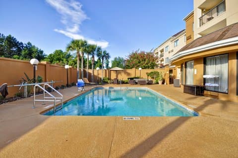 Courtyard by Marriott Jacksonville Airport Northeast - Airport shuttle hotel near JAX