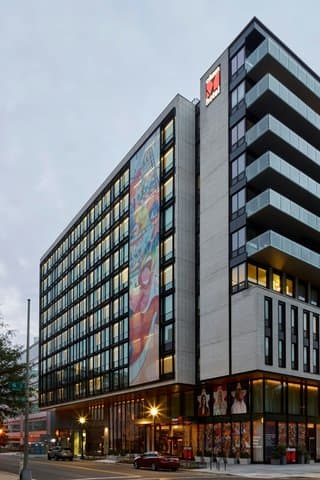 citizenM Washington Capitol - Airport shuttle hotel near DCA