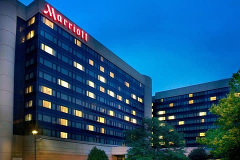 Newark Liberty International Airport Marriott - Airport shuttle hotel near EWR