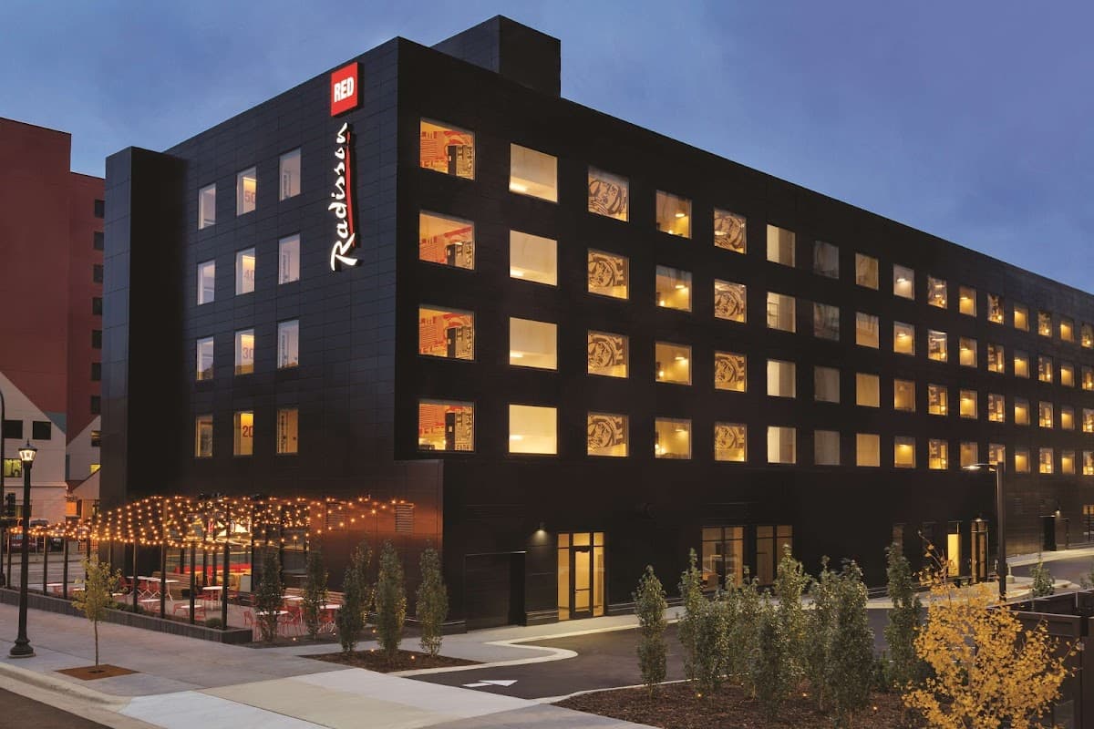 Radisson RED Minneapolis Downtown - Airport shuttle hotel near MSP