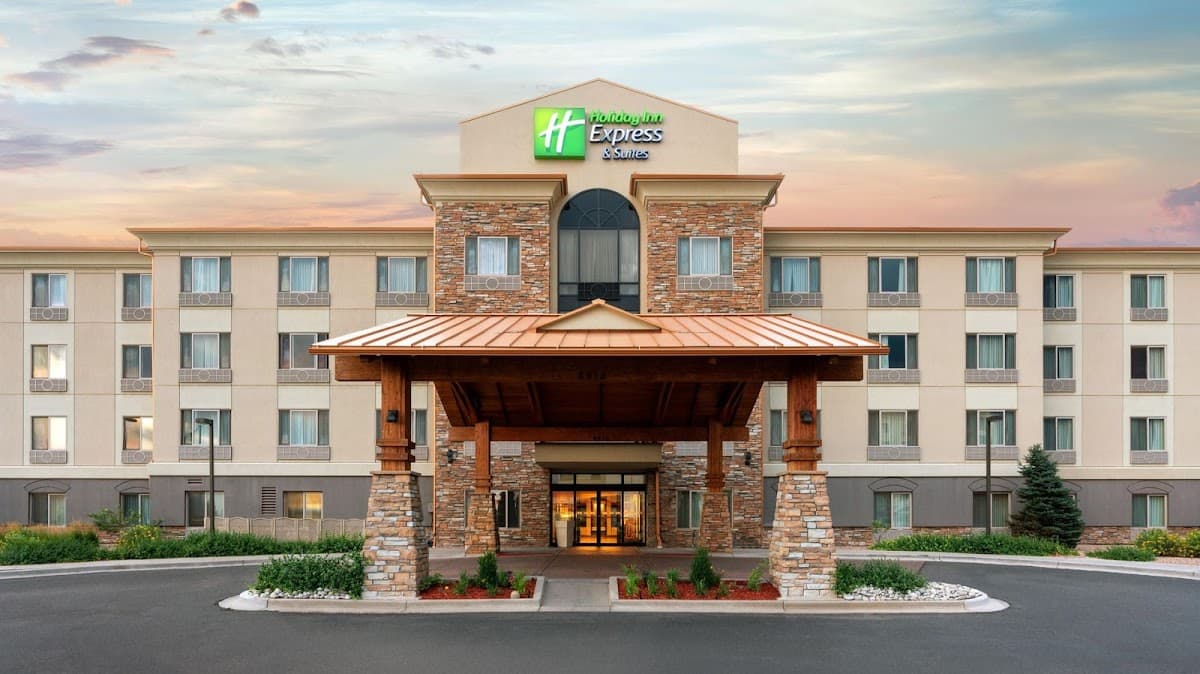 Holiday Inn Express & Suites Denver Airport by IHG - Airport shuttle hotel near DEN