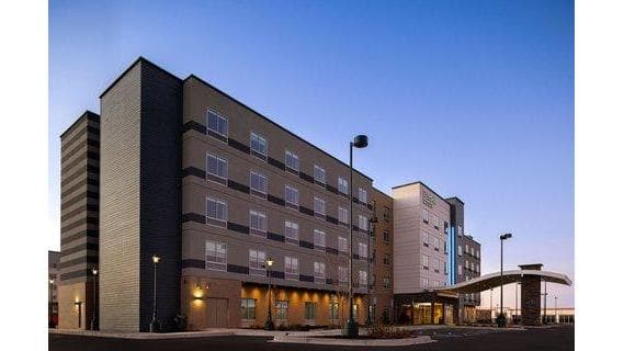 Fairfield by Marriott Inn & Suites Denver Airport at Gateway Park - Airport shuttle hotel near DEN