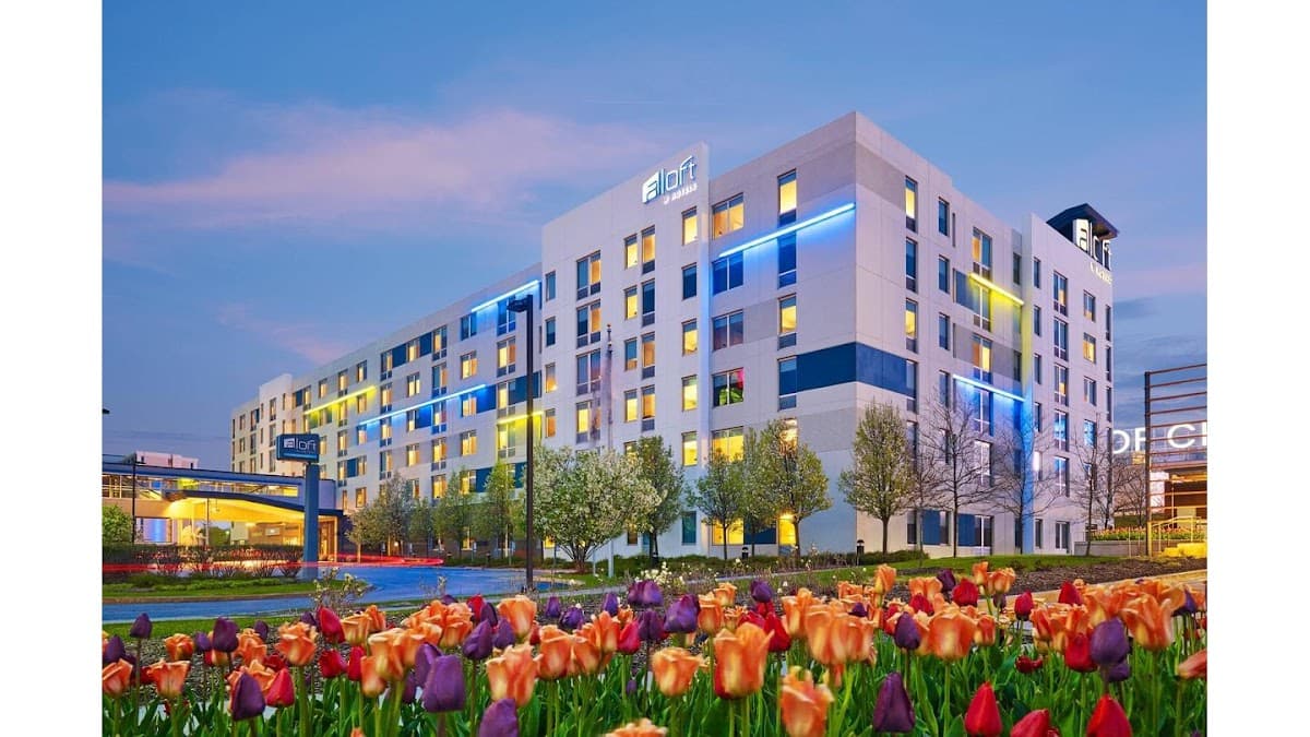 Aloft Chicago O'Hare - Airport shuttle hotel near ORD