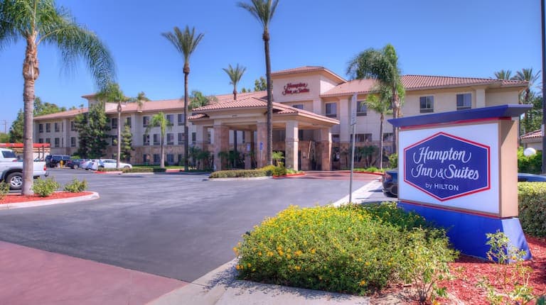 Hampton Inn & Suites Ontario - Airport shuttle hotel near ONT