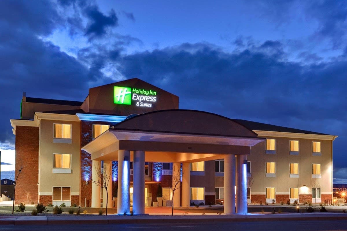 Holiday Inn Express & Suites Albuquerque Airport by IHG - Airport shuttle hotel near ABQ