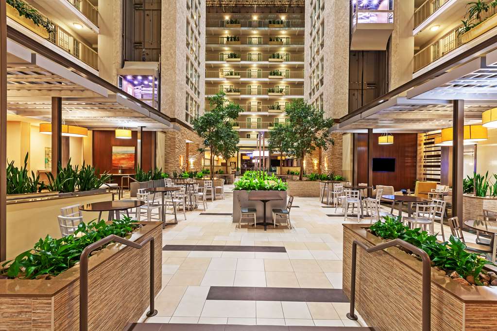 Embassy Suites by Hilton Dallas Market Center - Airport shuttle hotel near DAL