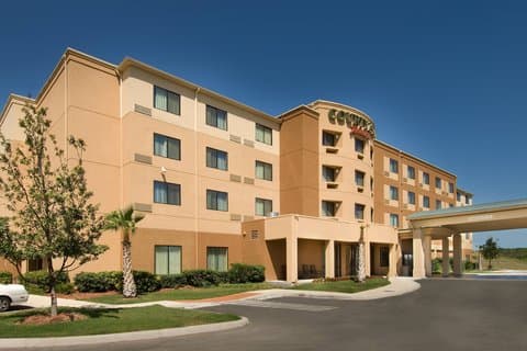 Courtyard by Marriott San Antonio Lackland - Airport shuttle hotel near SAT