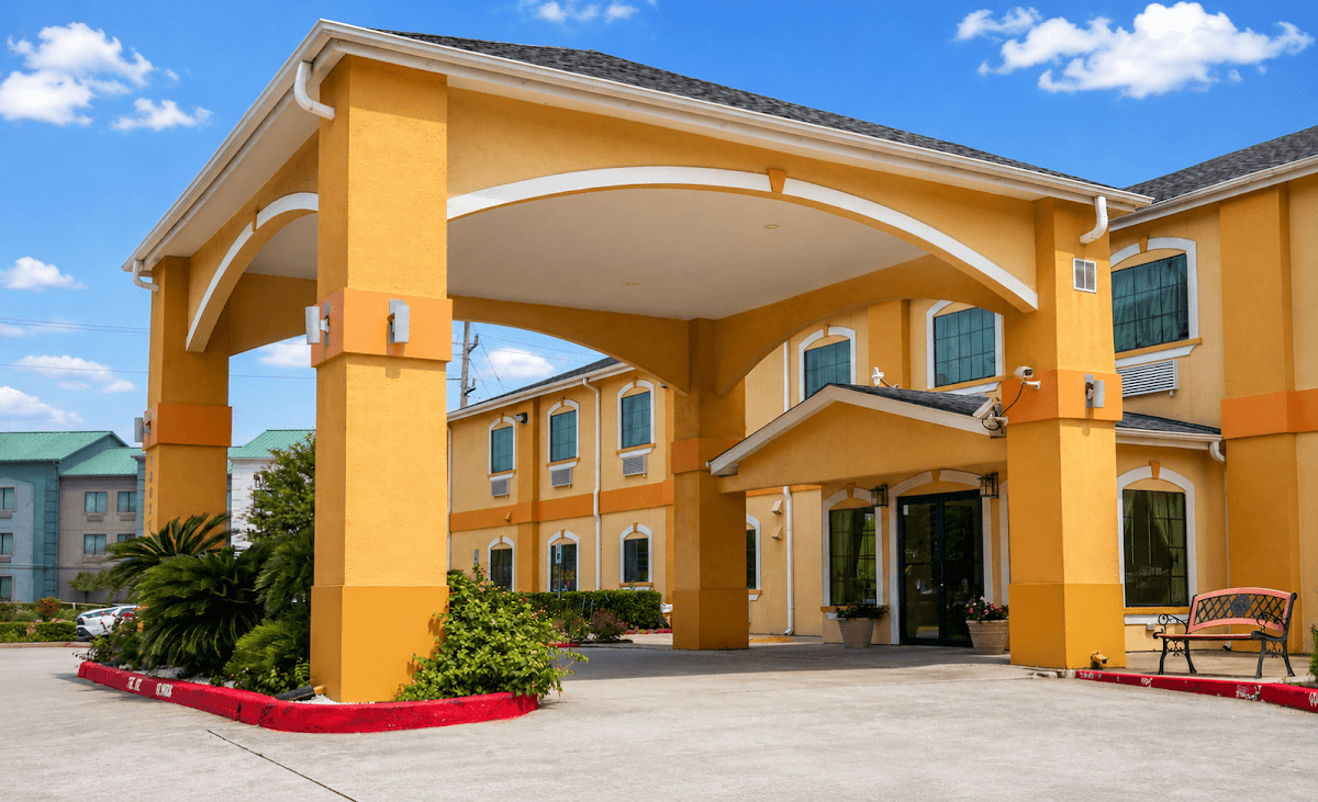 Americas Best Value Inn & Suites Bush Intl Airport - Airport shuttle hotel near IAH