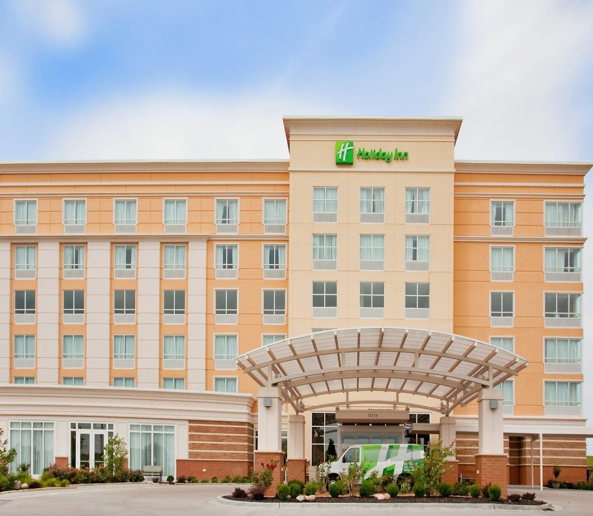 Holiday Inn Kansas City Airport by IHG - Airport shuttle hotel near MCI