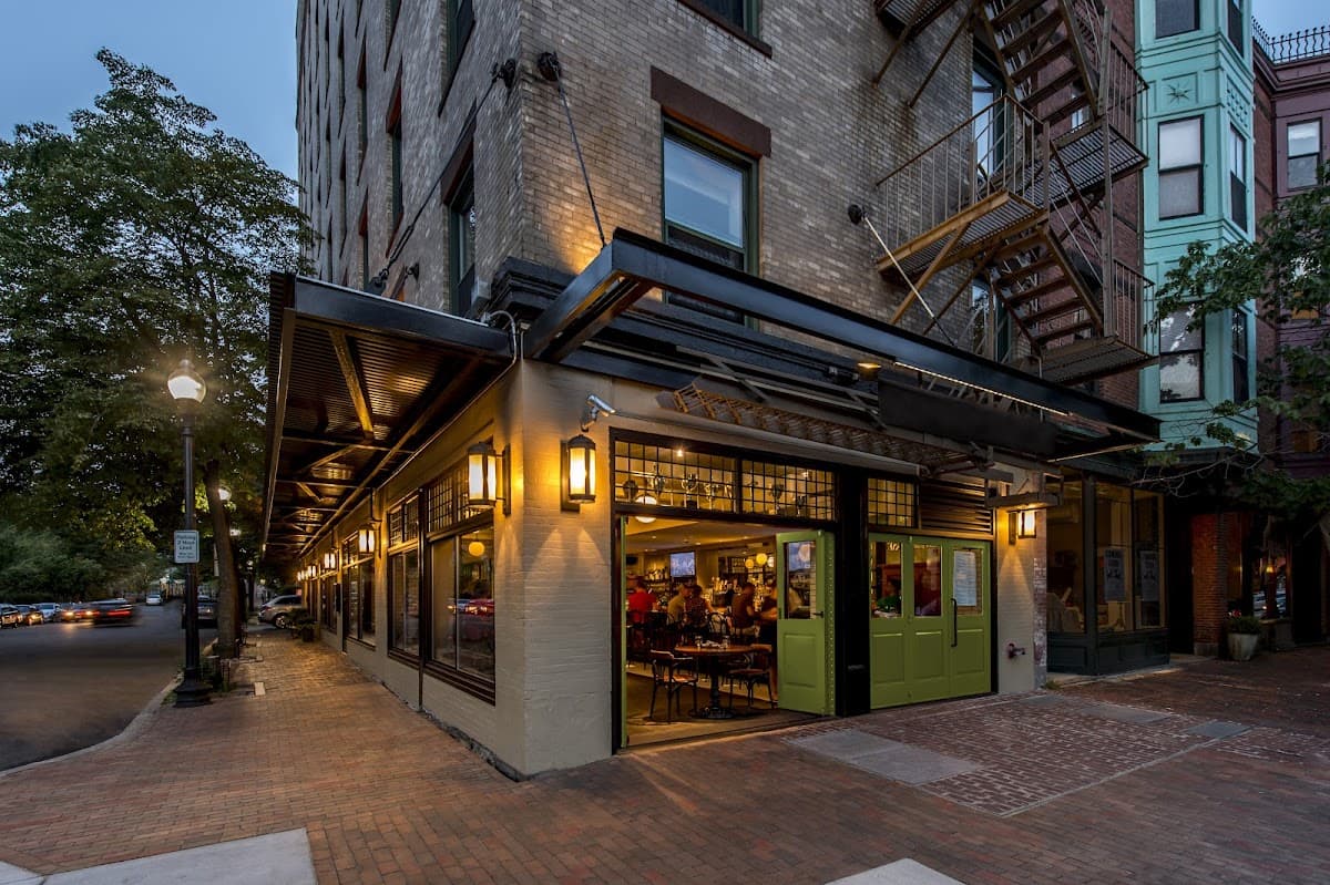 Staypineapple, A Delightful Hotel, South End Boston - Airport shuttle hotel near BOS
